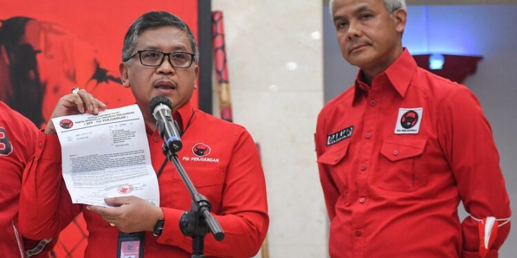 Sekjen PDIP Hasto Kristiyanto dan Ganjar Pranowo